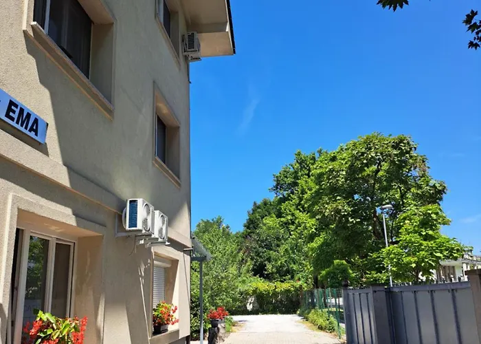 Lena Apartments